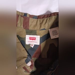 Levi's button down camo